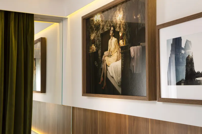 Hôtel Eiffel Turenne – Photographies d’art encadrées au mur