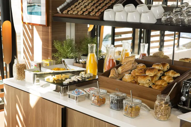 Hôtel Eiffel Turenne – Buffet du petit-déjeuner